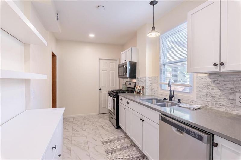 1328 E 59th St, Kansas City, MO 64110