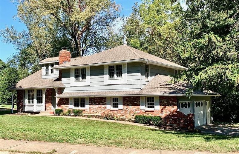 1314 E 110th St, Kansas City, MO 64131