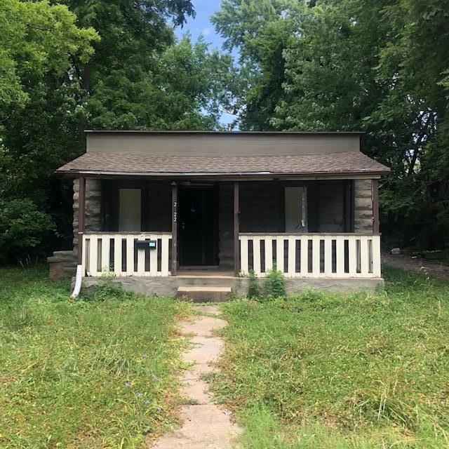 2122 E 82nd Ter, Kansas City, MO 64132