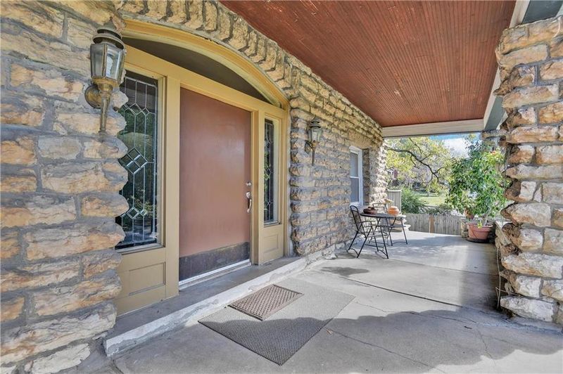 3661 Campbell St, Kansas City, MO 64109