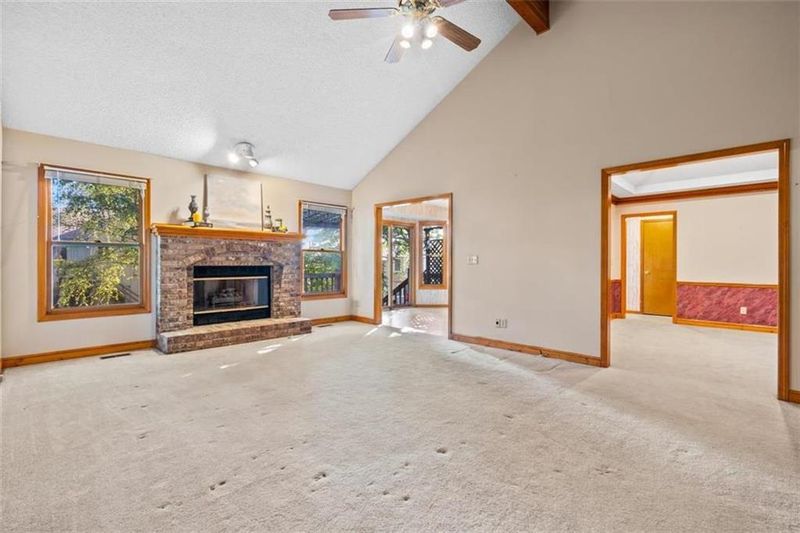 9 NE 111th St, Kansas City, MO 64155