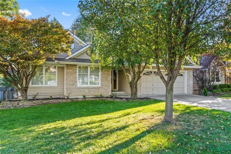 9 NE 111th St, Kansas City, MO 64155