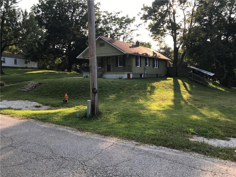 814 N Grand Ave, Independence, MO 64050