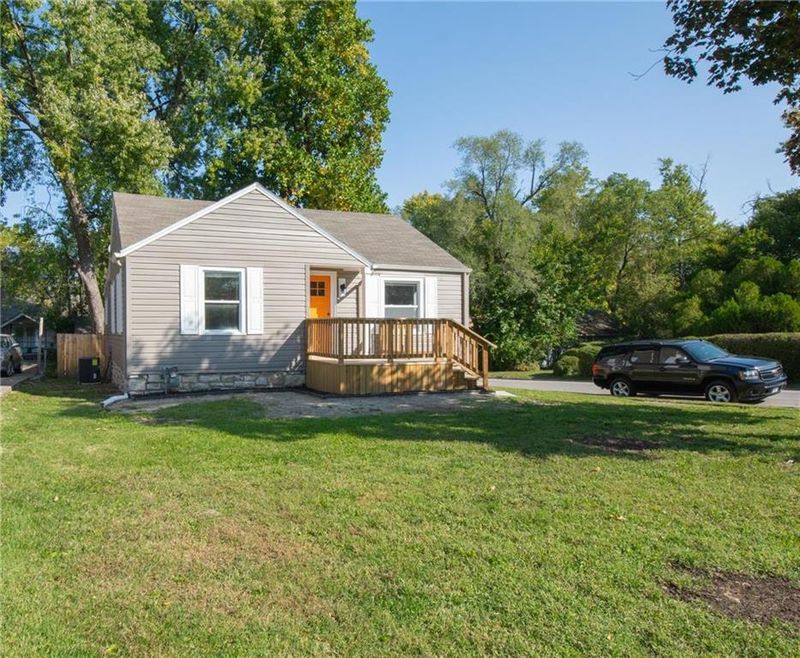2220 E 73rd St, Kansas City, MO 64132