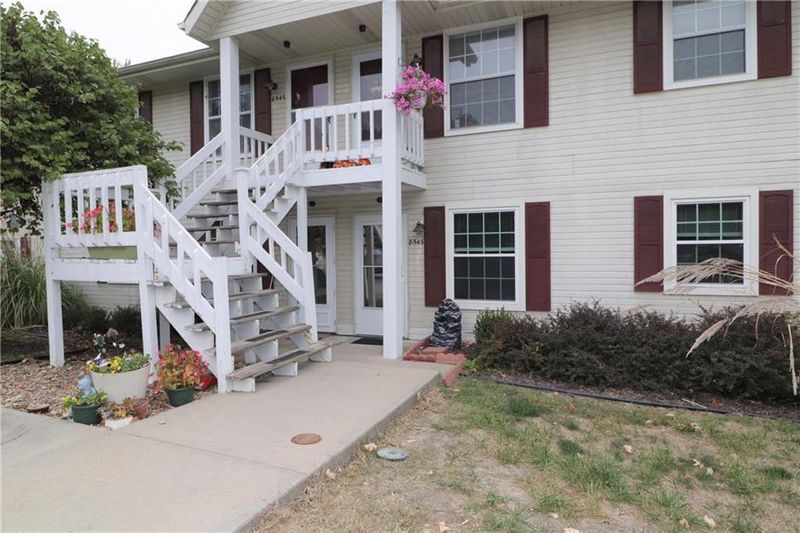 8543 N Main St, Kansas City, MO 64155