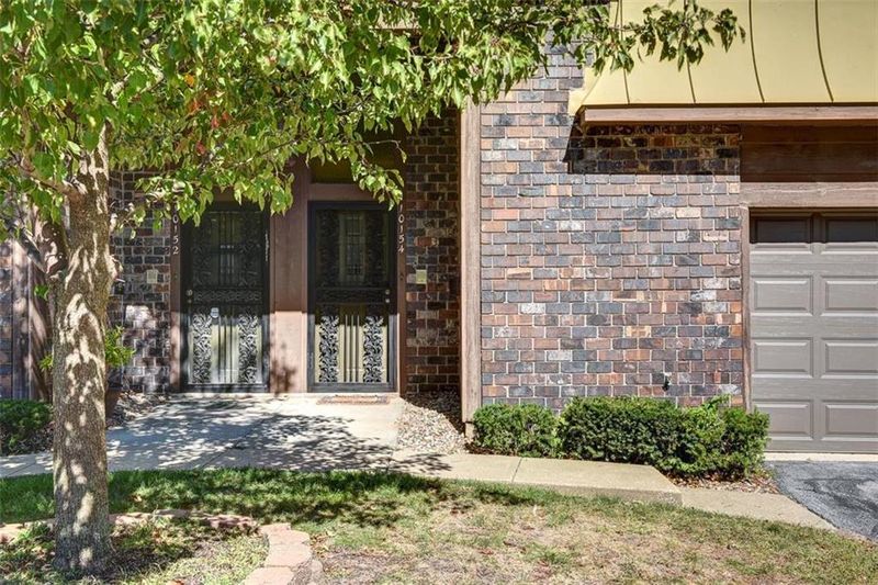 10154 Locust St, Kansas City, MO 64131