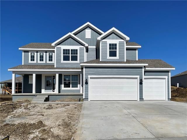 1520 SW Sugar Tree Dr, Lee's Summit, MO 64082