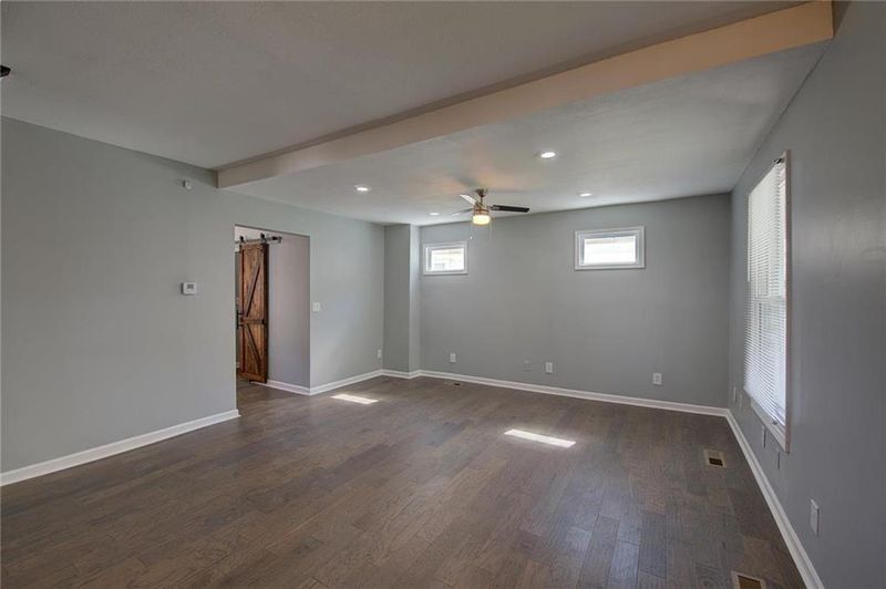 5214 E 8th St, Kansas City, MO 64124