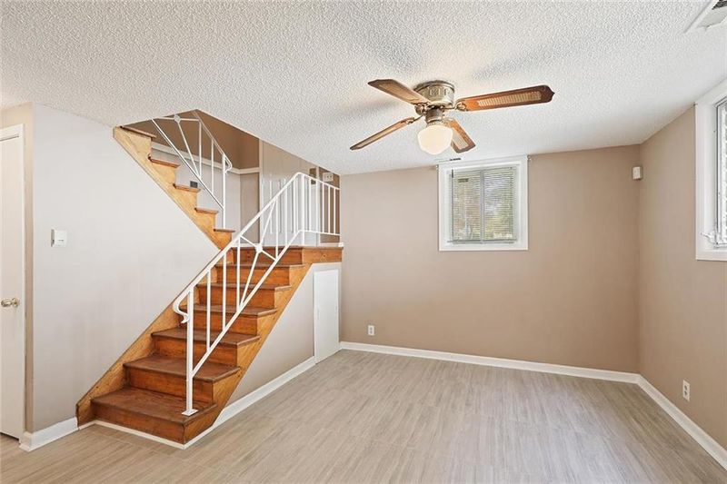 9509 Booth Ave, Kansas City, MO 64134