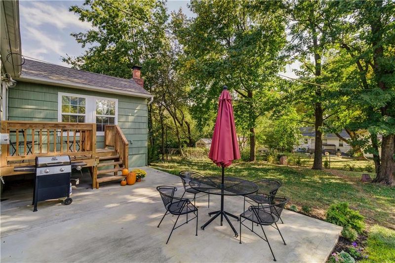 121 W 89 Ter, Kansas City, MO 64114