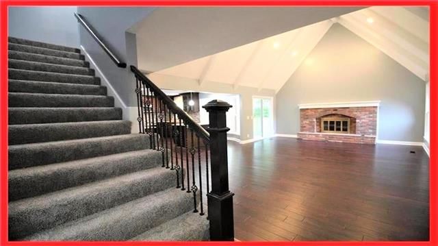10229 Nieman Rd, Overland Park, KS 66214