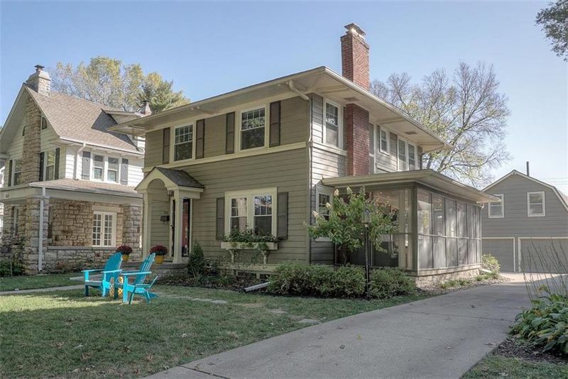 7331 Summit St, Kansas City, MO 64114