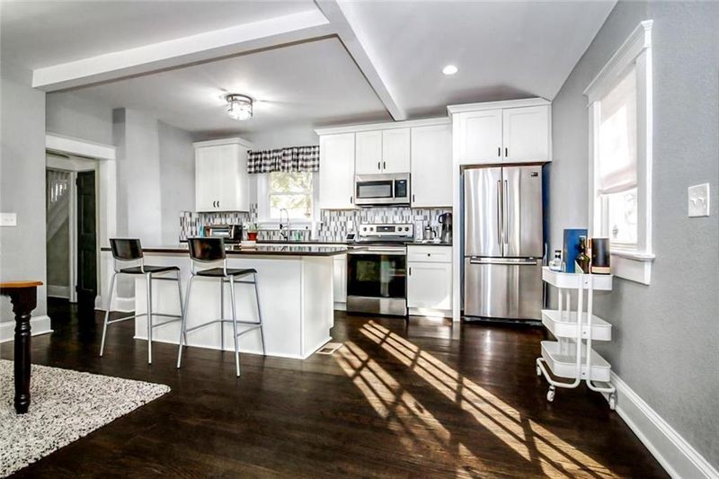 4113 Tracy Ave, Kansas City, MO 64110