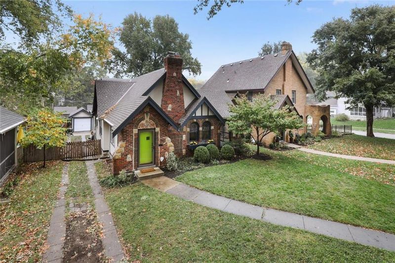 242 E 72 Ter, Kansas City, MO 64114