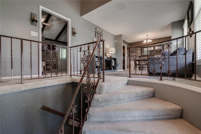 8313 E 49th Ter, Kansas City, MO 64129
