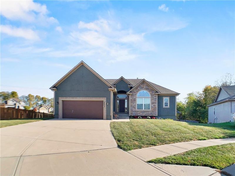 9633 N Adrian Ave, Kansas City, MO 64154