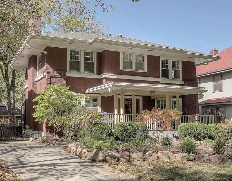 5804 Mcgee St, Kansas City, MO 64113
