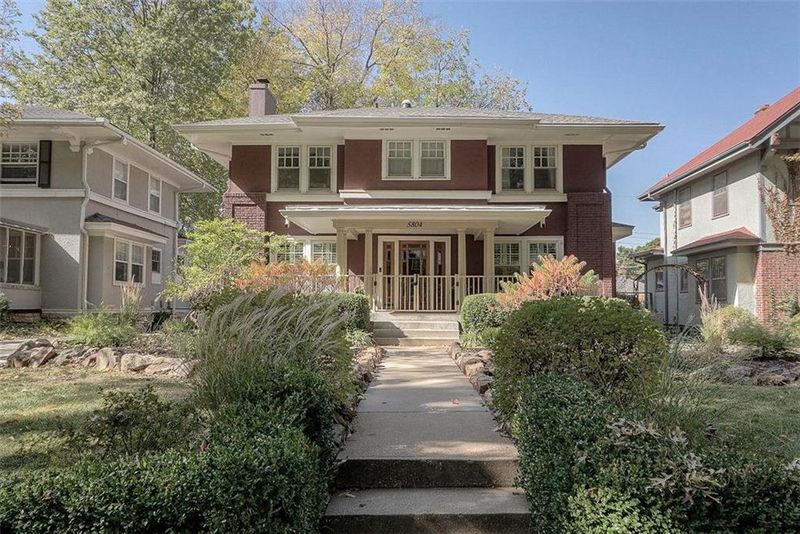 5804 Mcgee St, Kansas City, MO 64113