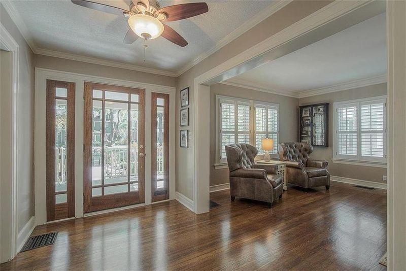 5804 Mcgee St, Kansas City, MO 64113