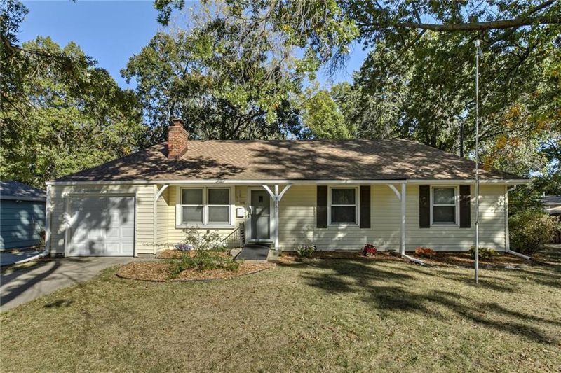 8787 Goddard St, Overland Park, KS 66214