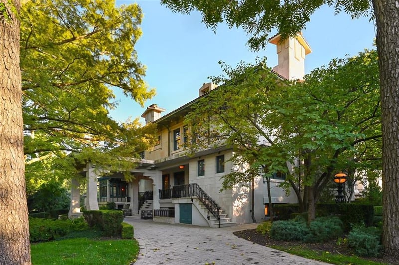 1200 W 55th St, Kansas City, MO 64113