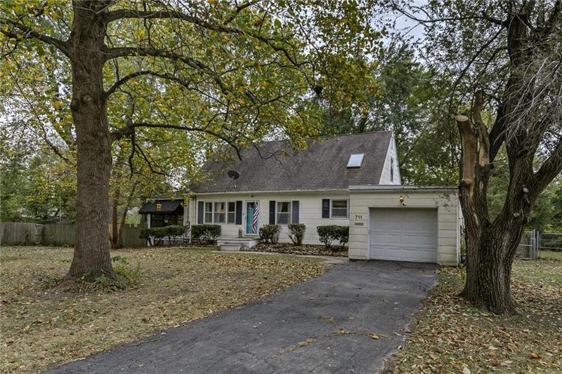 711 E 109th St, Kansas City, MO 64131