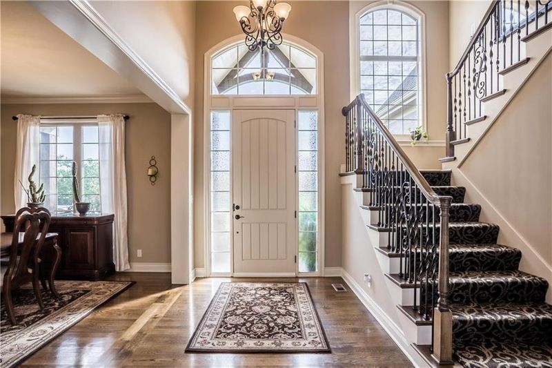 16852 Bluejacket St, Overland Park, KS 66221