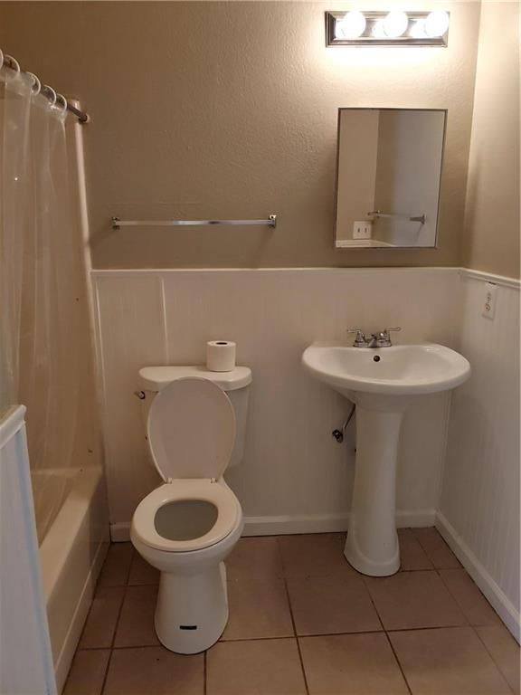 3220 E 10th St, Kansas City, MO 64127