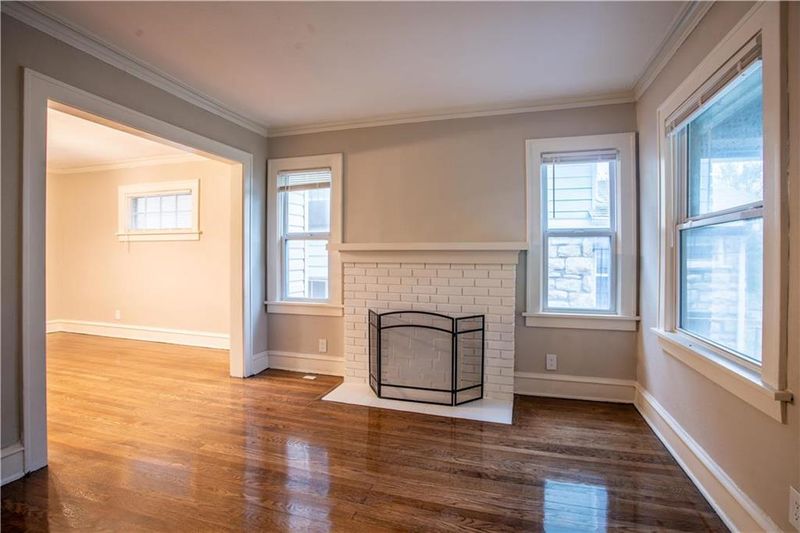 5525 Olive St, Kansas City, MO 64130