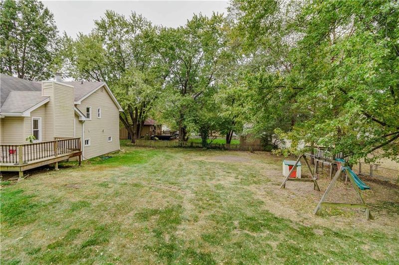 1306 NE 112th Ter, Kansas City, MO 64155