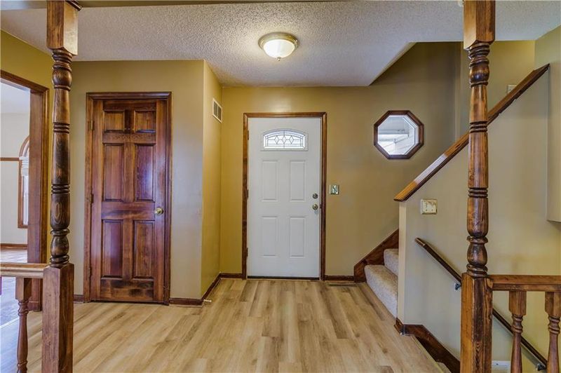 1306 NE 112th Ter, Kansas City, MO 64155