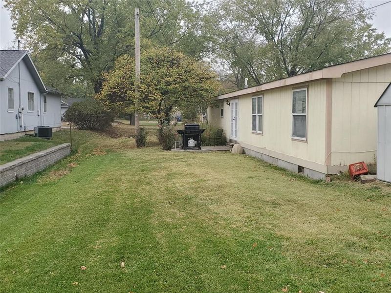 415 S Poplar St, Ottawa, KS 66067