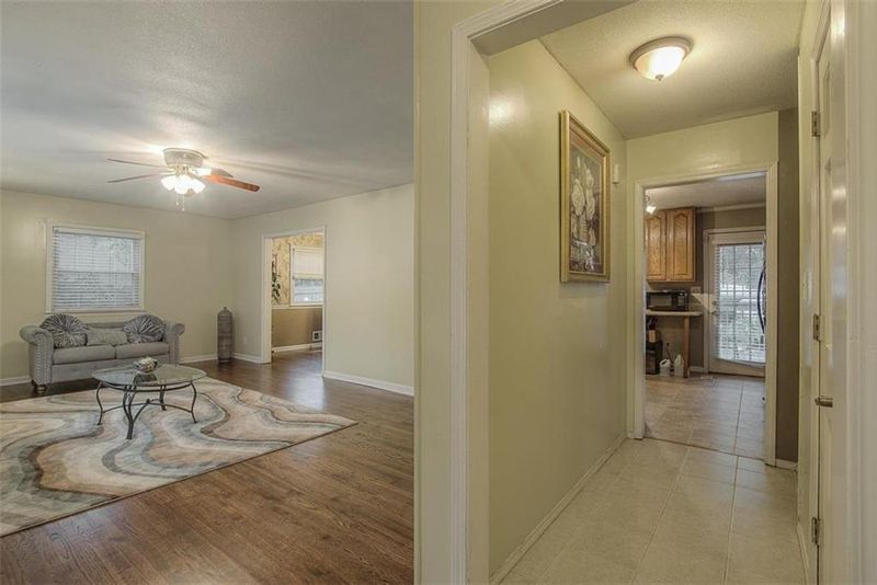 6705 E 100th St, Kansas City, MO 64134