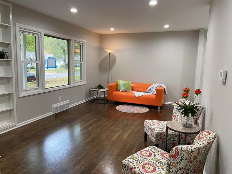 7227 Dearborn St, Overland Park, KS 66204