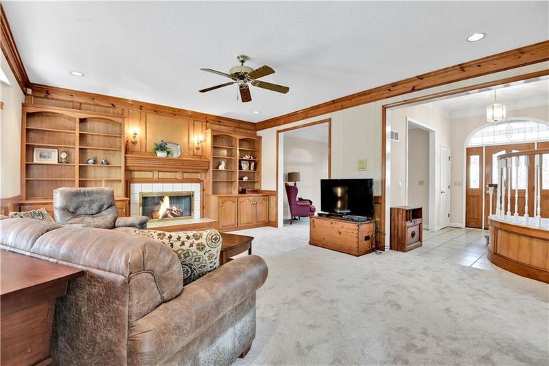 6101 NW 78th St, Kansas City, MO 64151
