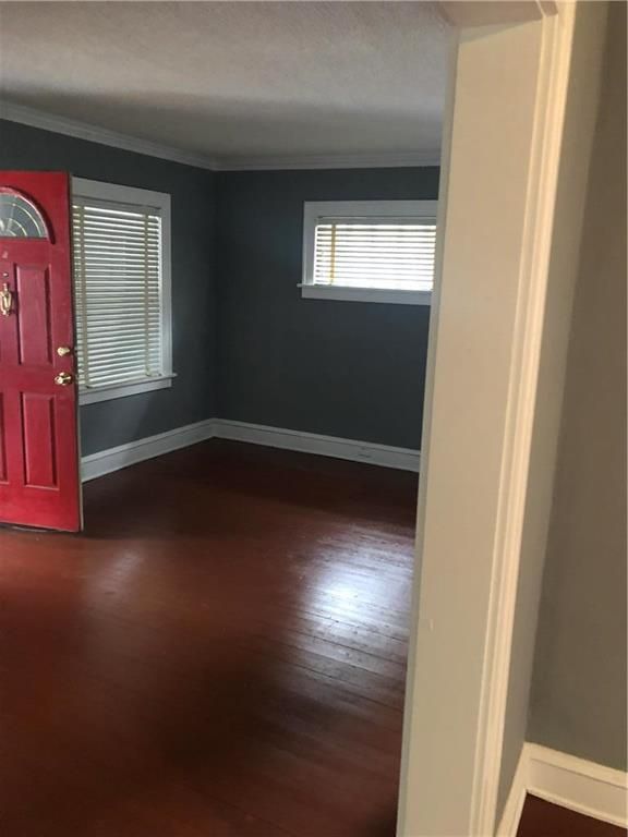 5625 Olive St, Kansas City, MO 64130