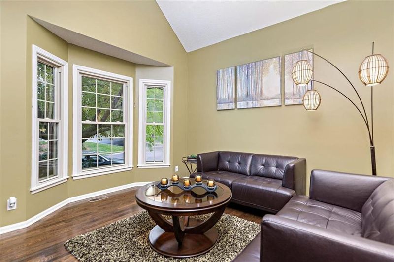 11313 Cody St, Overland Park, KS 66210