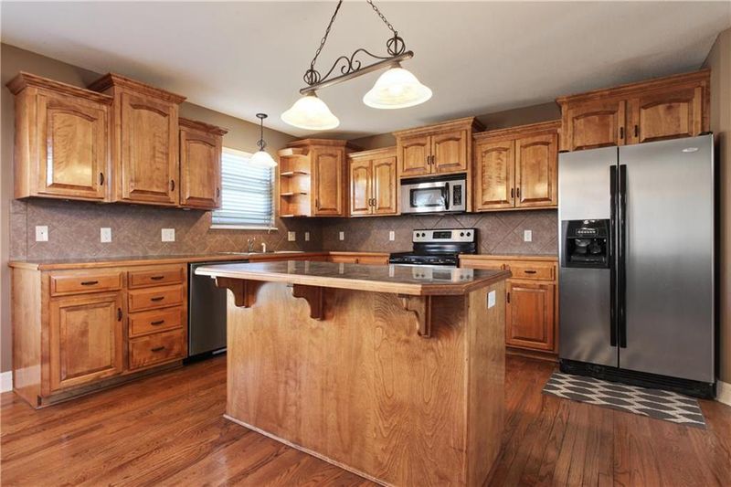10927 N Randolph Ave, Kansas City, MO 64157