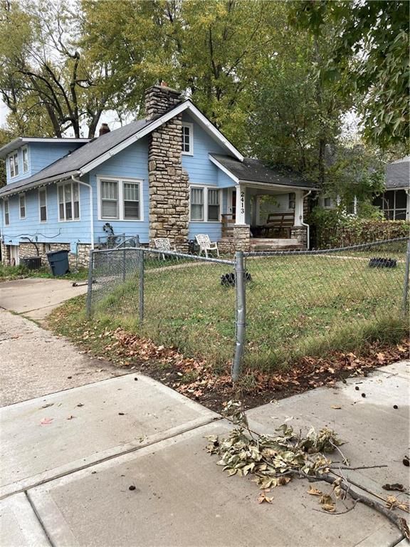 2413 E 69th Ter, Kansas City, MO 64132