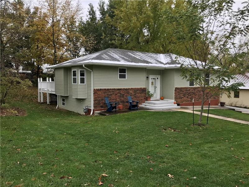 1020 Walnut Ln, Warrensburg, MO 64093