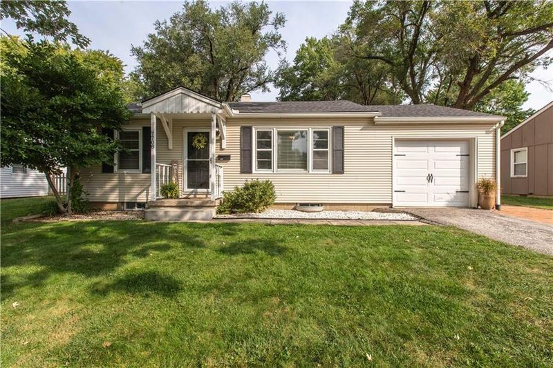 7708 W 64th Ter, Overland Park, KS 66202