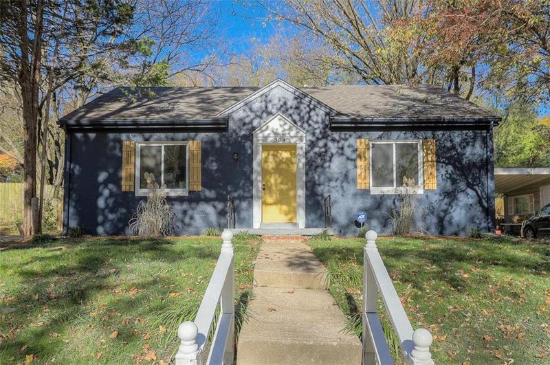 304 E Sweeney Blvd, Kansas City, MO 64114