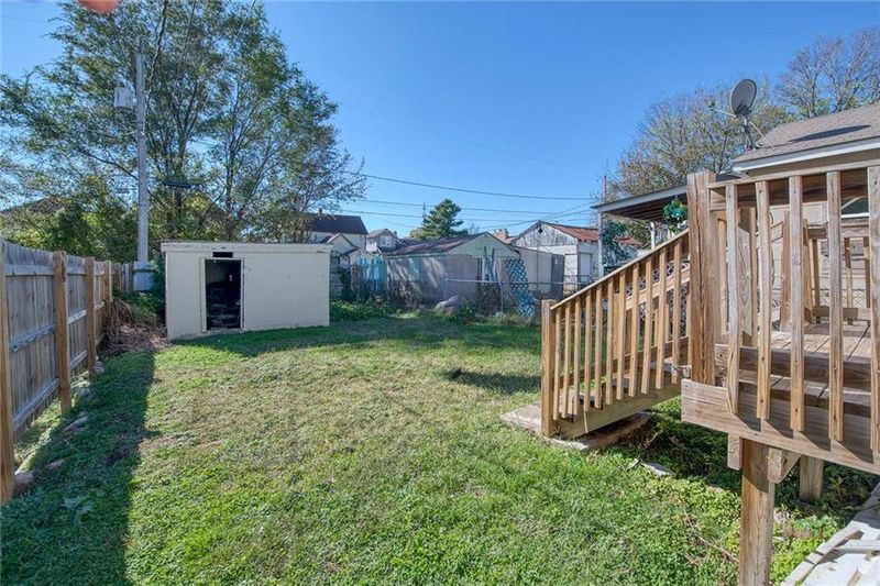5211 E 7th St, Kansas City, MO 64124