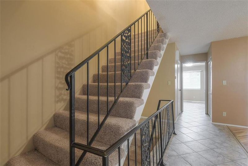 10105 W 96th Ter, Overland Park, KS 66212