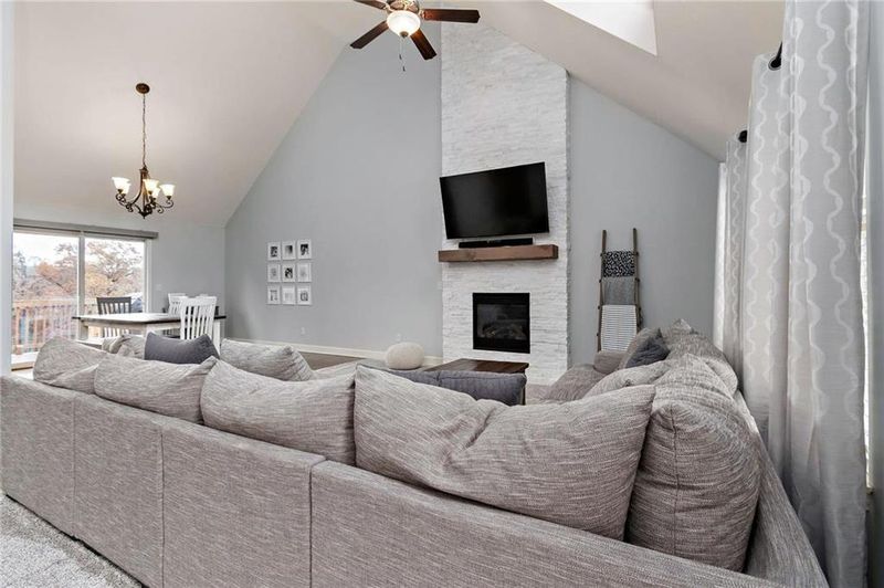 3300 NW 50th St, Riverside, MO 64150