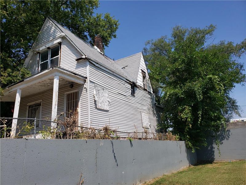 3328 E 19th Ter, Kansas City, MO 64127