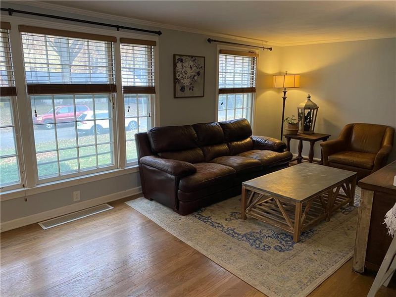 7641 Locust St, Kansas City, MO 64131