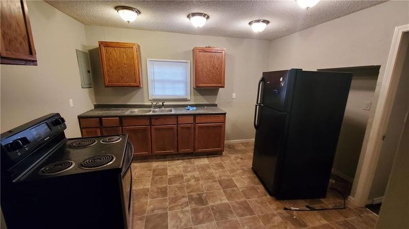 8024 S Benton Ave, Kansas City, MO 64132