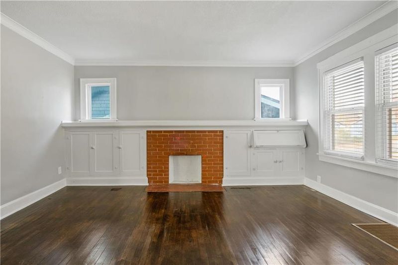 3903 E 39th St, Kansas City, MO 64128