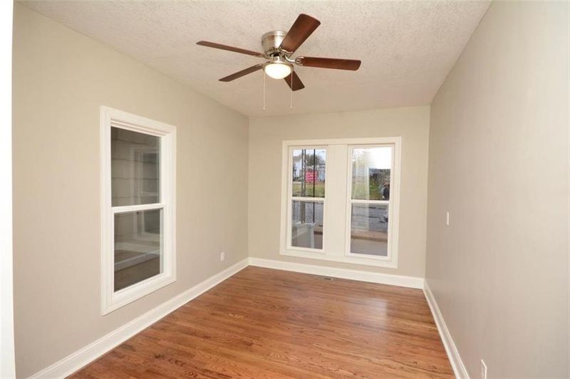 1042 E 5th St, Kansas City, MO 64106